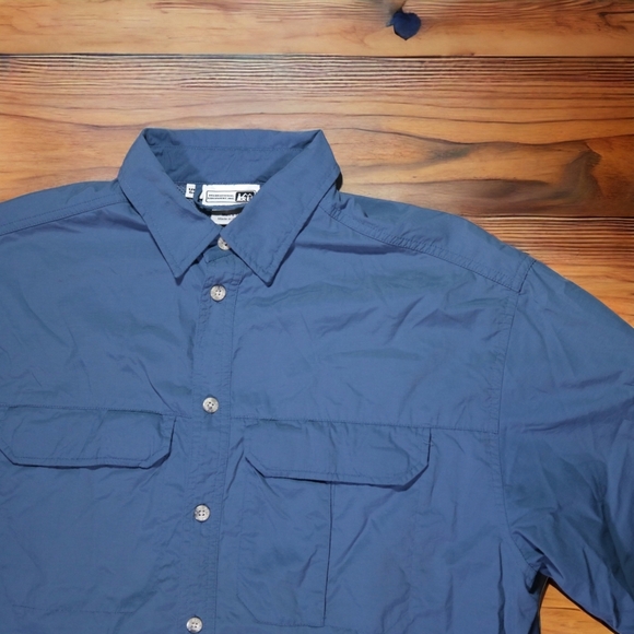 REI CO-OP Button Down Shirt UPF 50+ Blue Hunting Outdoor Size Medium - Picture 2 of 4